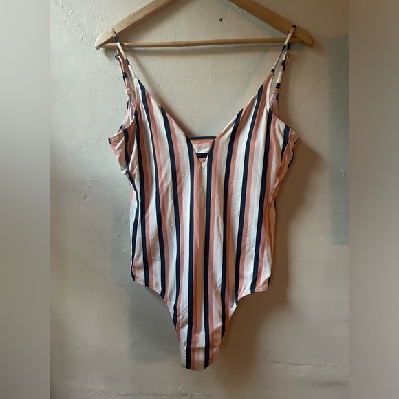 Carve Designs Villa One Piece Swimsuit Size Large Excellent Striped Pink Navy - Picture 4 of 9